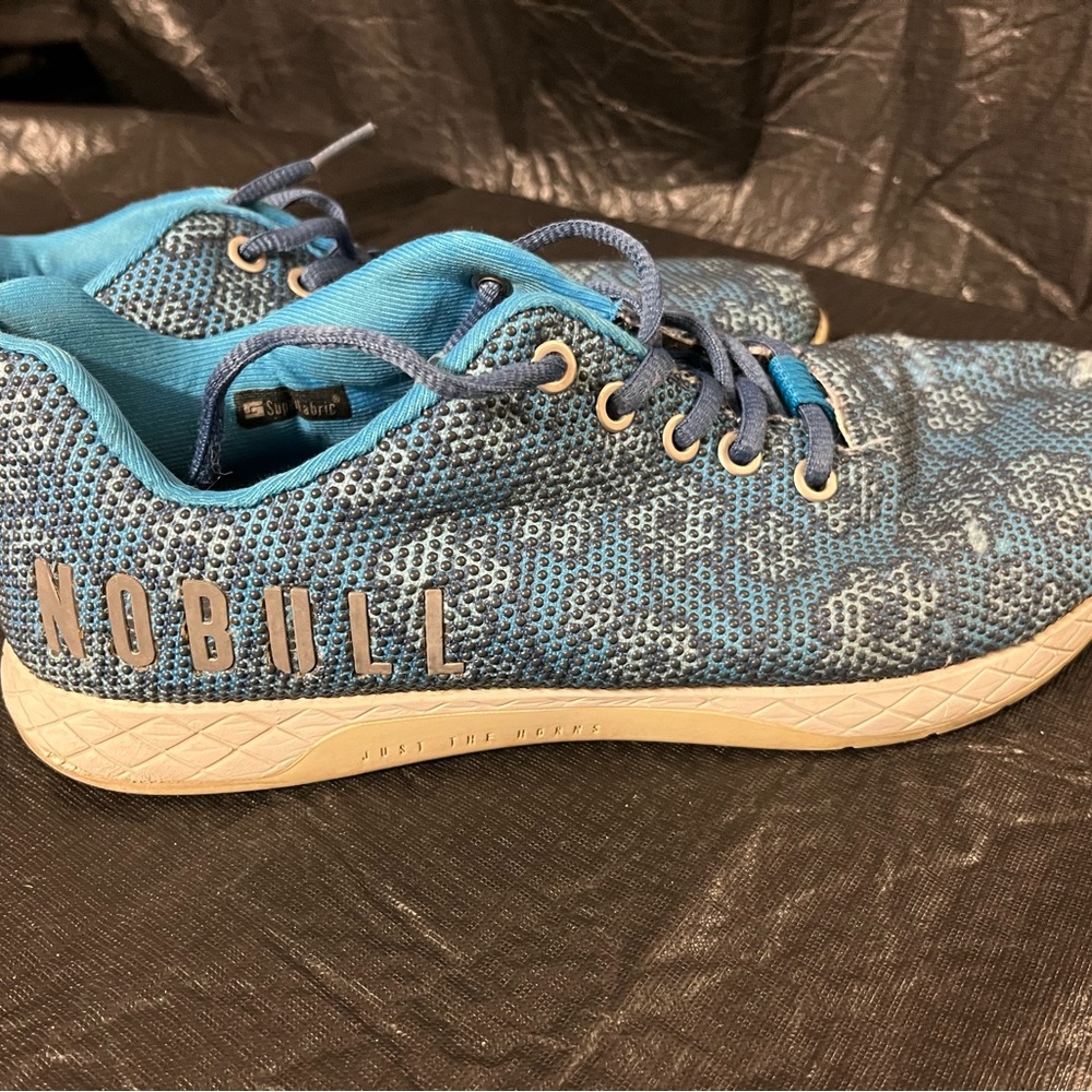 New bull women’s size 10 men’s size 8.5